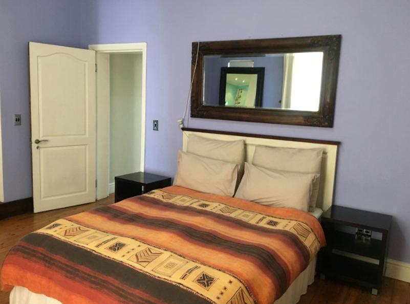 2 Bedroom Property for Sale in Sea Point Western Cape